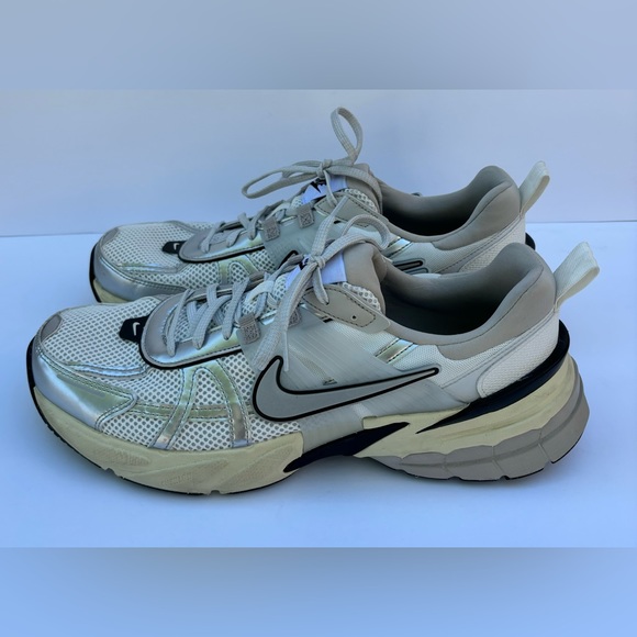 Nike V2K Run Summit White Metallic Silver Women’s Shoes - Picture 4 of 10